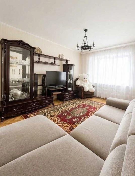 Продам 3-комн. квартиру чешка Героев, 4 Варус Победа Побед