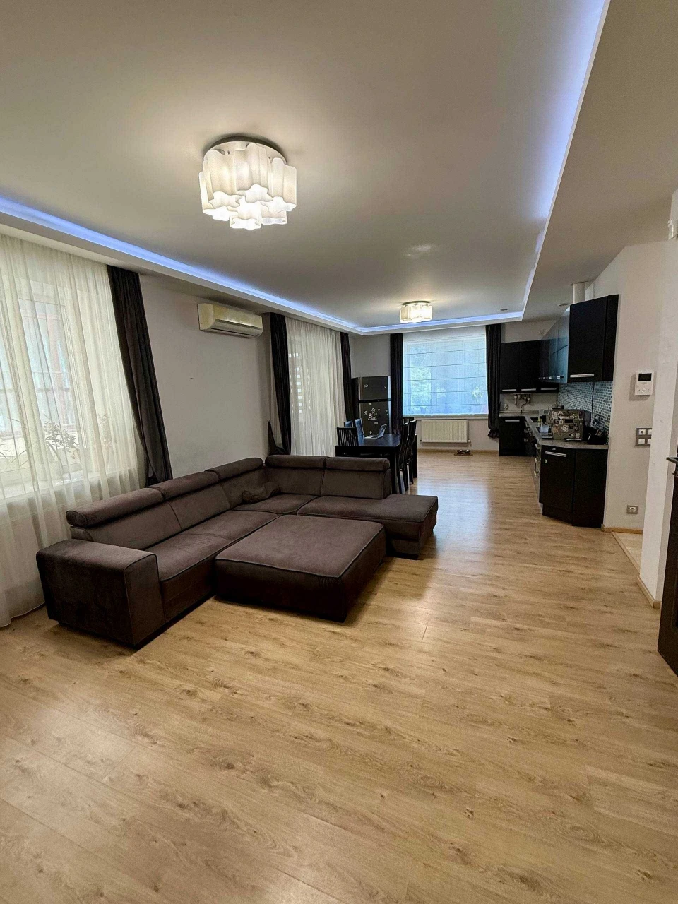 I will sell a 4-room, 2-level apartment, which is paid by the Labor Commission