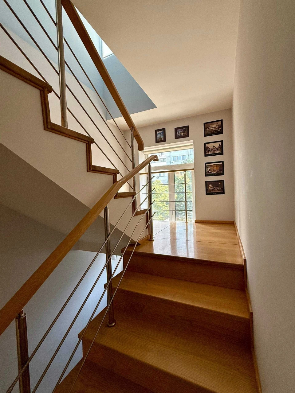 I will sell a 4-room, 2-level apartment, which is paid by the Labor Commission