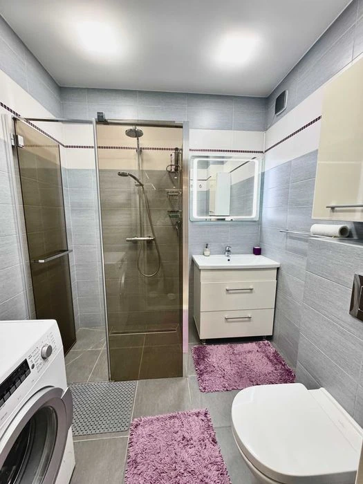 Selling a 3-room apartment in the new Scarlet Sails residential complex, individual gas heating.