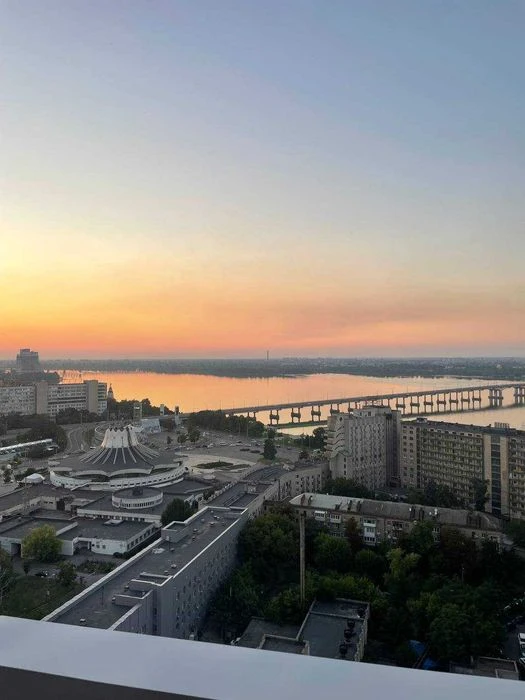 I am selling an apartment in the Loft Whitt residential complex with a terrace. Views to the west