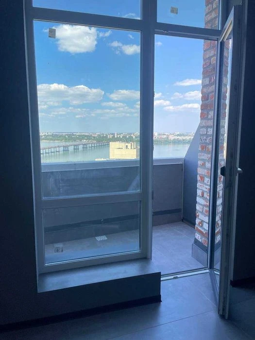 I am selling an apartment in the Loft Whitt residential complex with a terrace. Views to the west