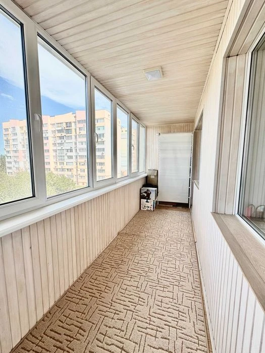 Selling a 3-room apartment in the new Scarlet Sails residential complex, individual gas heating.