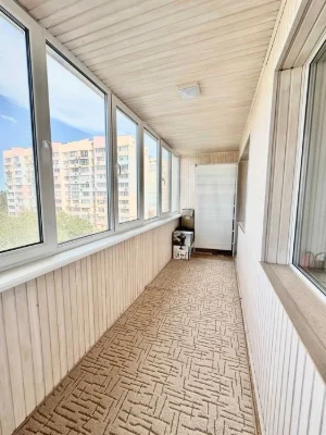 Selling a 3-room apartment in the new Scarlet Sails residential complex, individual gas heating.