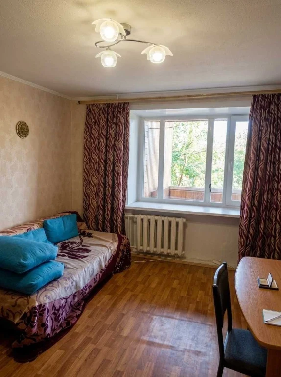 Продам 1 комн на жм Тополь (Запорожское шоссе,Паникахи)