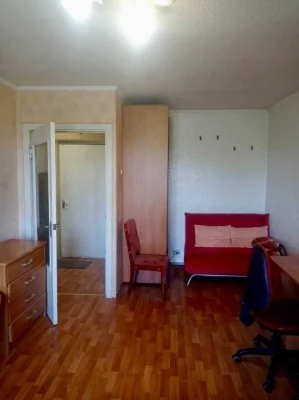 Продам 1 комн на жм Тополь (Запорожское шоссе,Паникахи)