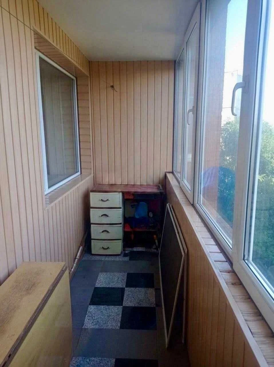 Продам 1 комн на жм Тополь (Запорожское шоссе,Паникахи)