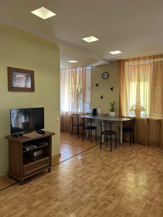 Продам 3 к квартиру вул Старокозацька,  65