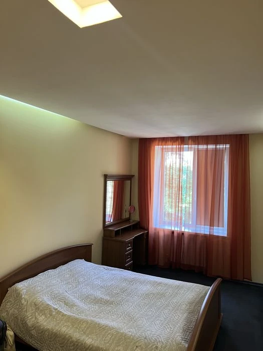 Продам 3 к квартиру вул Старокозацька,  65