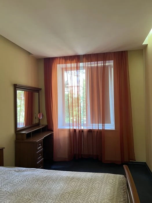 Продам 3 к квартиру вул Старокозацька,  65