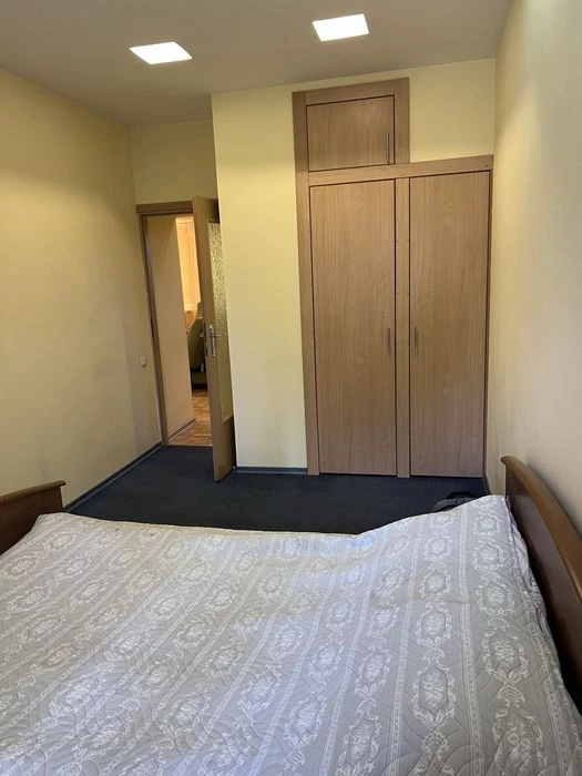 Продам 3 к квартиру вул Старокозацька,  65
