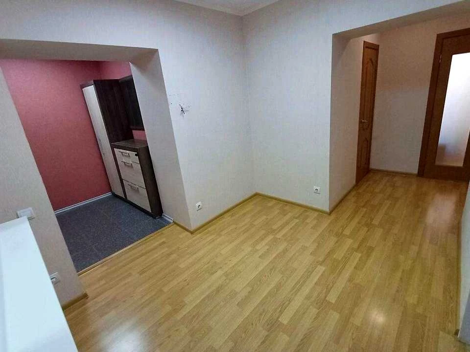 Apartment. Dnipro, Brativ Gorobtsiv St. (Dmytra Kedrina)