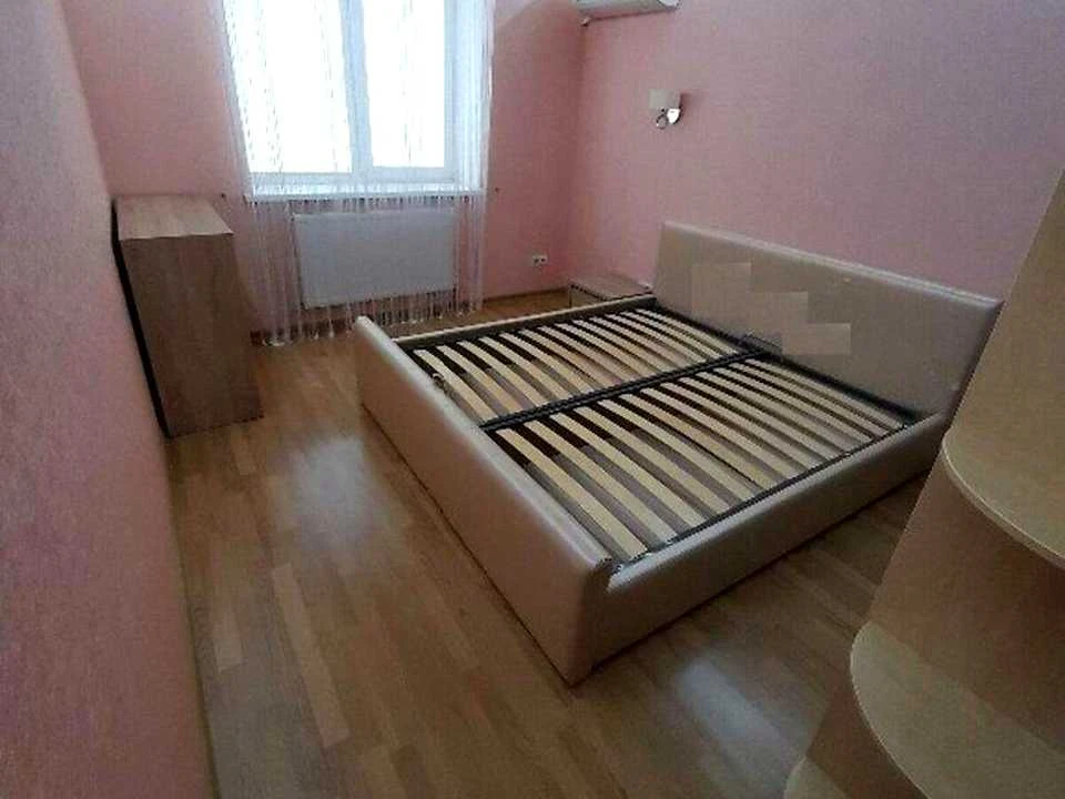 Apartment. Dnipro, Brativ Gorobtsiv St. (Dmytra Kedrina)