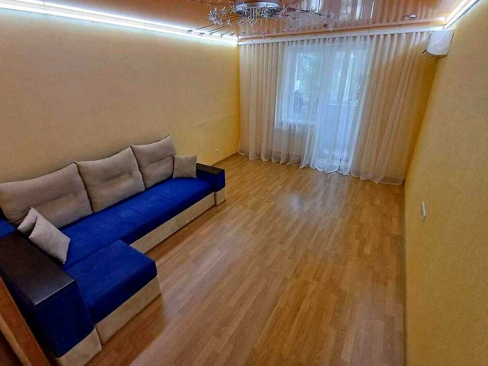 Apartment. Dnipro, Brativ Gorobtsiv St. (Dmytra Kedrina)