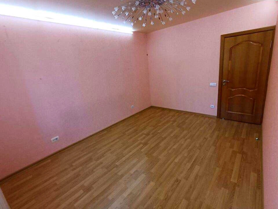 Apartment. Dnipro, Brativ Gorobtsiv St. (Dmytra Kedrina)