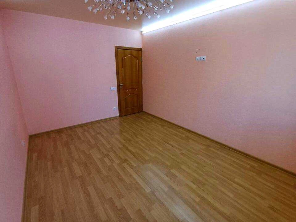 Apartment. Dnipro, Brativ Gorobtsiv St. (Dmytra Kedrina)