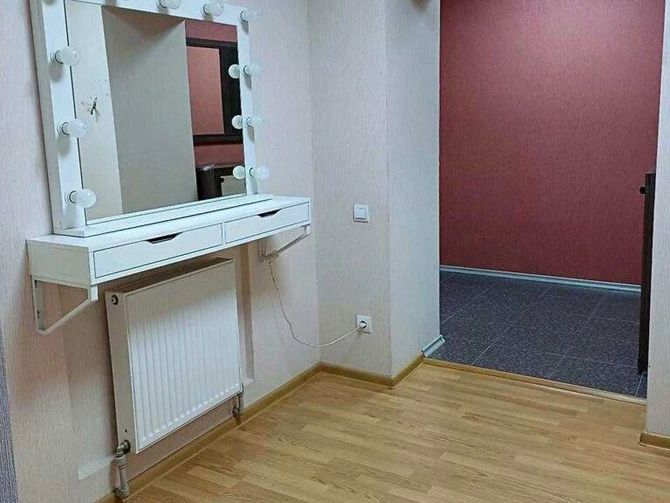 Apartment. Dnipro, Brativ Gorobtsiv St. (Dmytra Kedrina)