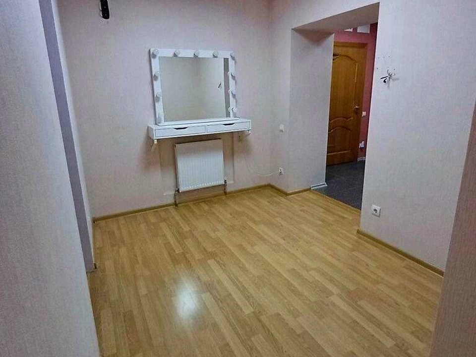 Apartment. Dnipro, Brativ Gorobtsiv St. (Dmytra Kedrina)