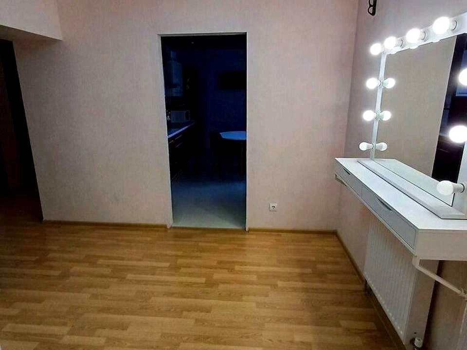 Apartment. Dnipro, Brativ Gorobtsiv St. (Dmytra Kedrina)