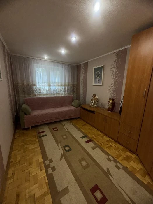 Продаж 3-х кімнатної квартири . Робоча
