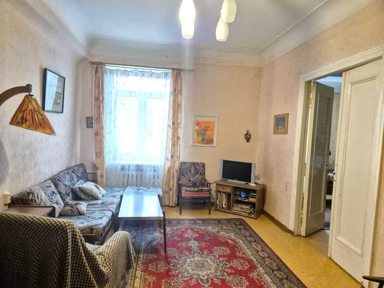 Продам 4-к квартиру в тихому зеленому дворі, вул. Лазаряна/п