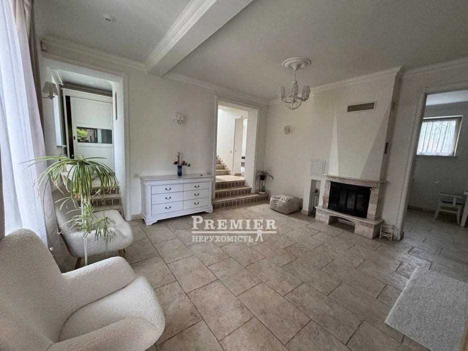A luxurious house of 210 m² in the Mediterranean style! Generator, me