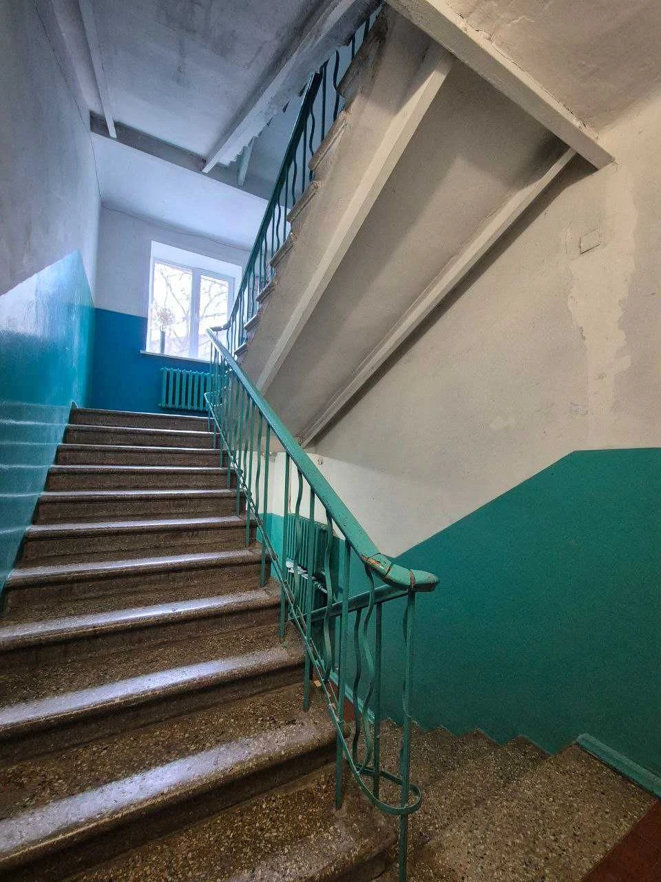 Продам 4-к квартиру в тихому зеленому дворі, вул. Лазаряна/п