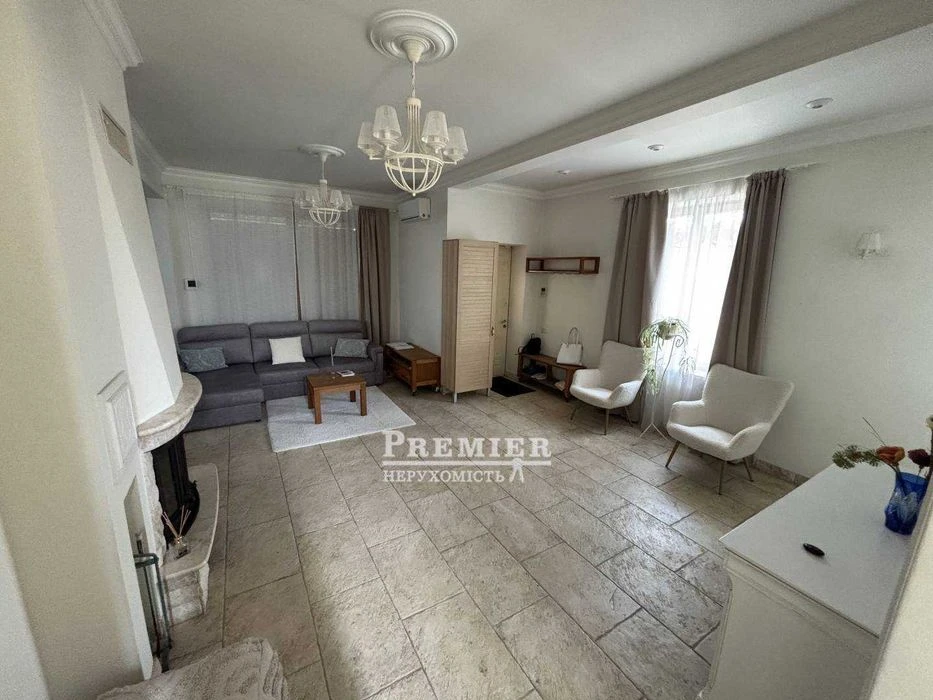 A luxurious house of 210 m² in the Mediterranean style! Generator, me