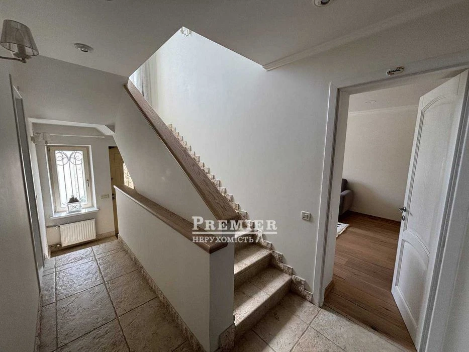 A luxurious house of 210 m² in the Mediterranean style! Generator, me