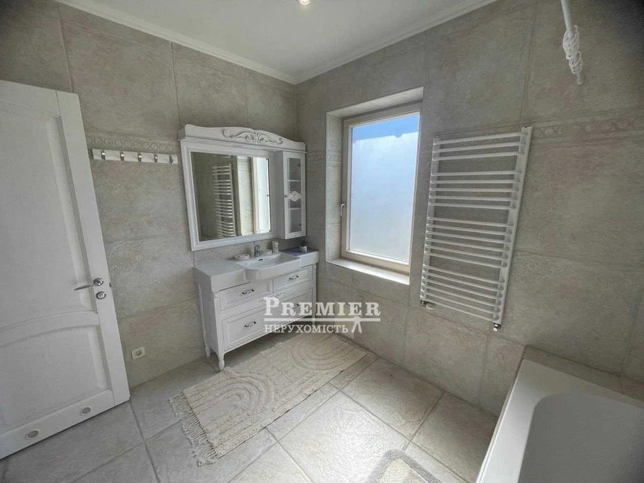 A luxurious house of 210 m² in the Mediterranean style! Generator, me