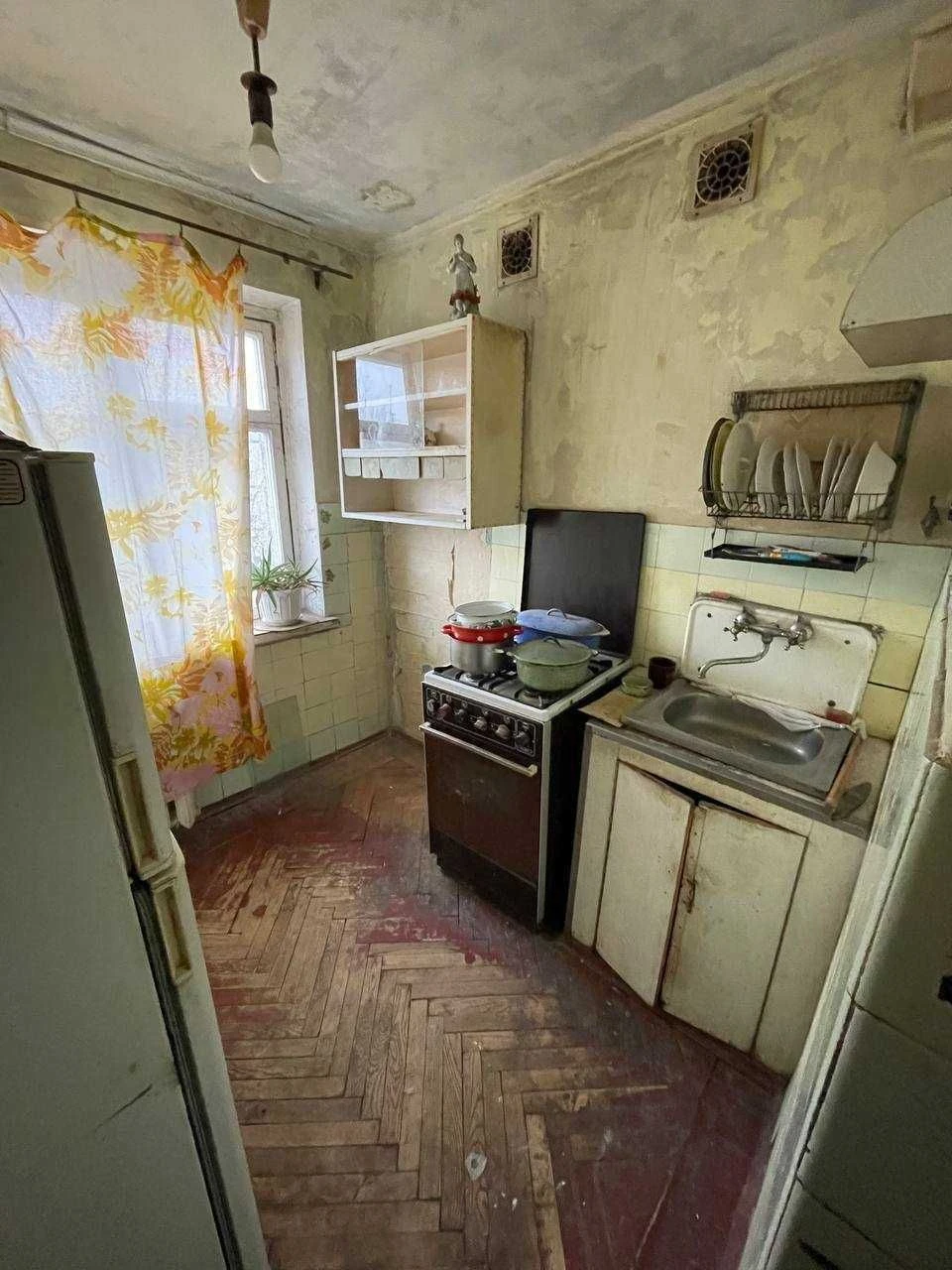 Продам 2-комнатную квартиру в районе Косиора.