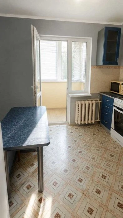 SEPARATE ROOMS FOR SALE 2-room apartment LOGGIA WITH KITCHEN w/m