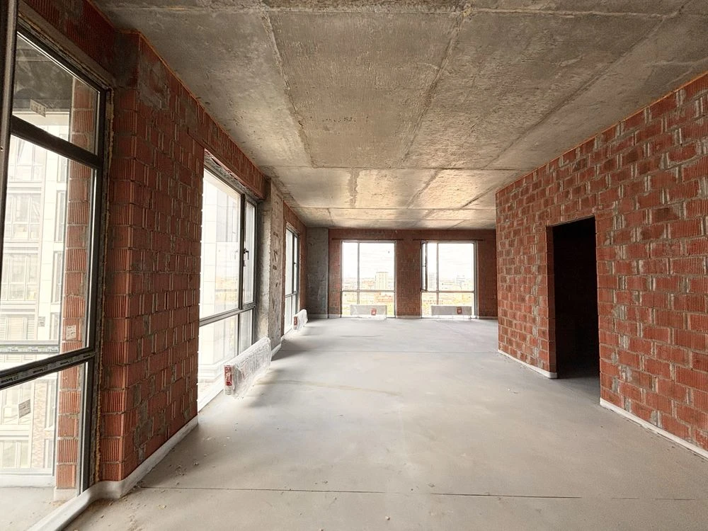ЖК Женева 71м2, пять окон, газ! Продам квартиру в центре,