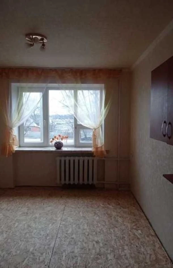 Продам  гостинку метро ХТЗ