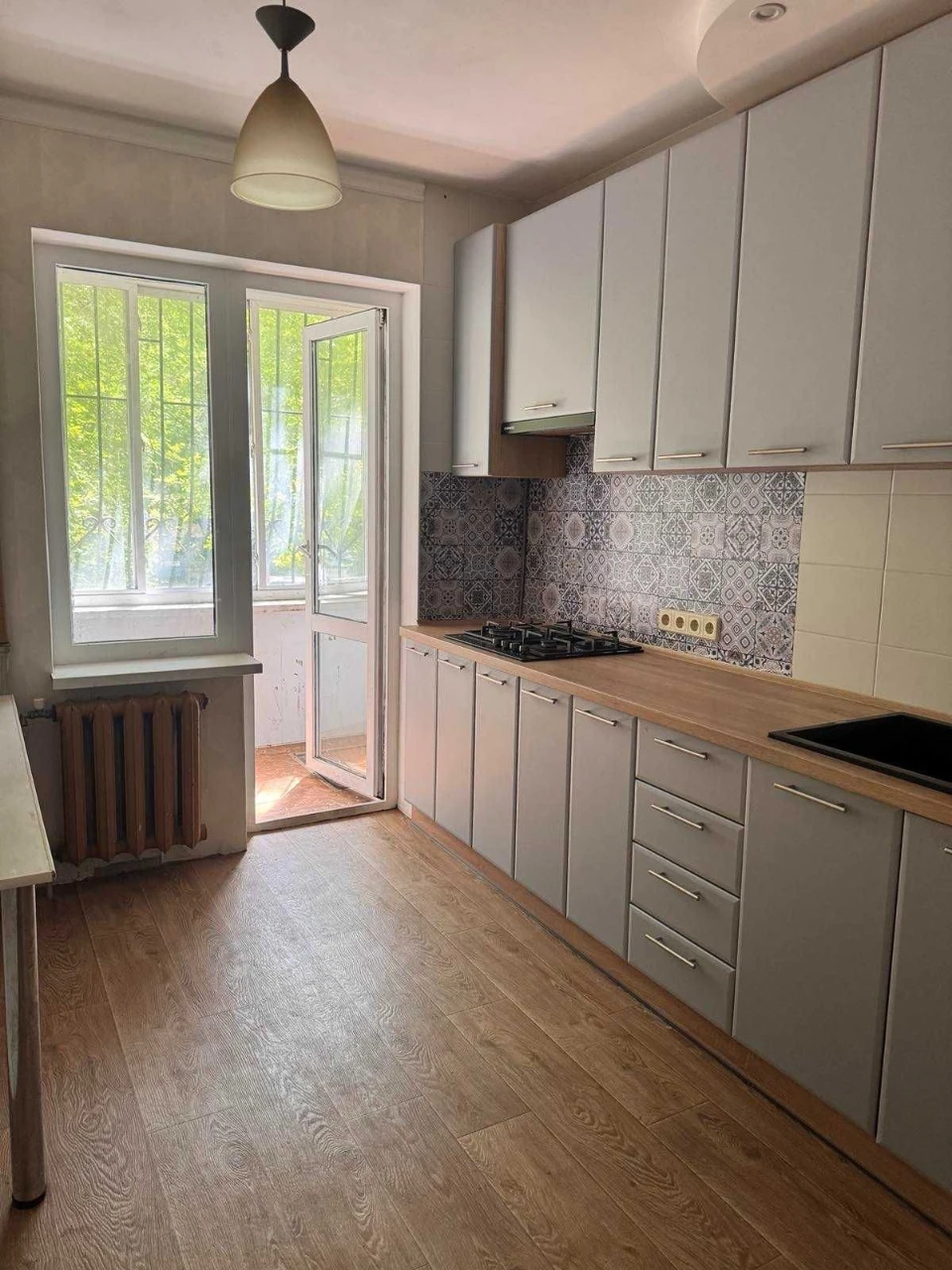 Продам 6 комнатную квартиру на Таирова