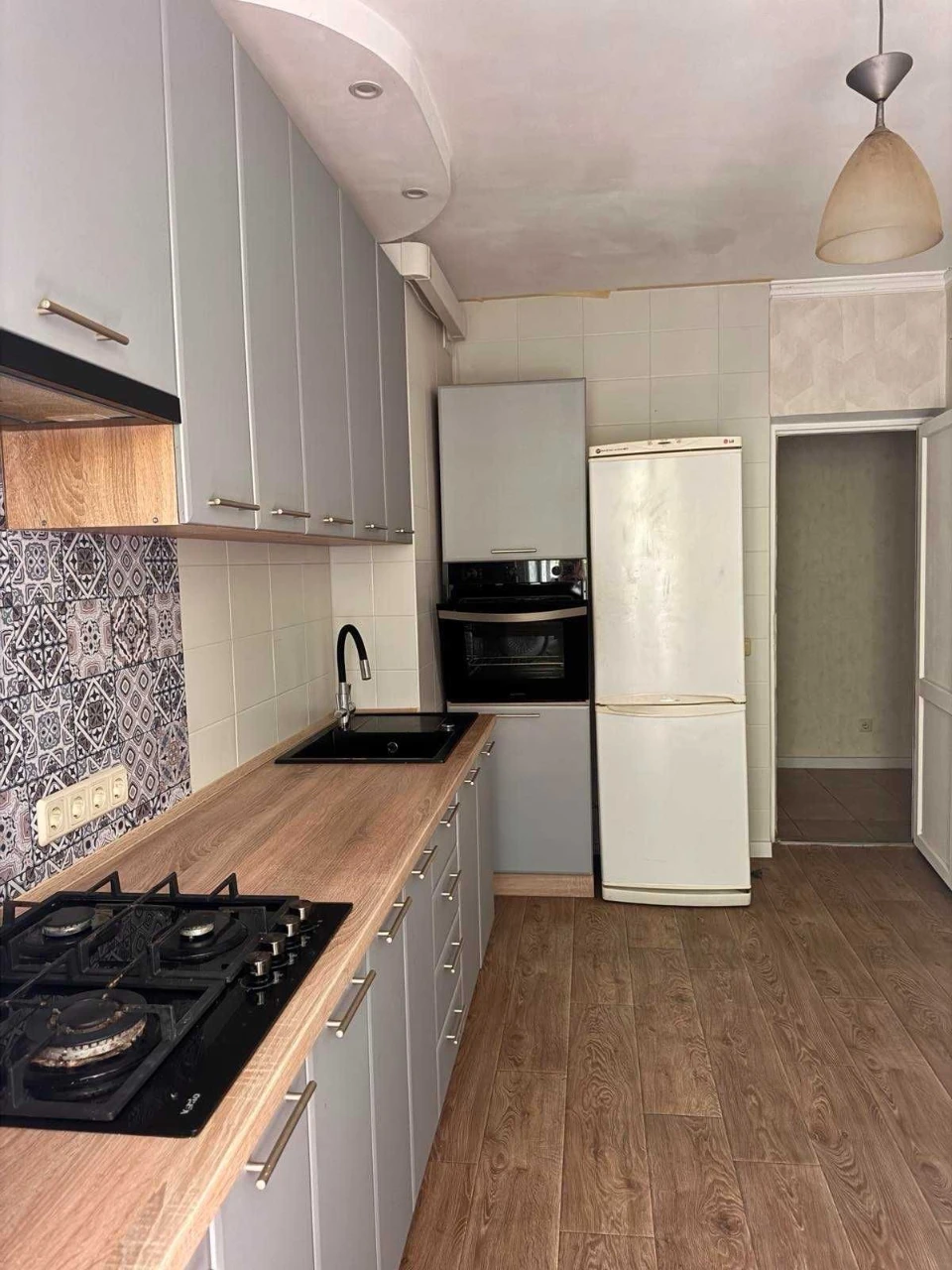 Продам 6 комнатную квартиру на Таирова