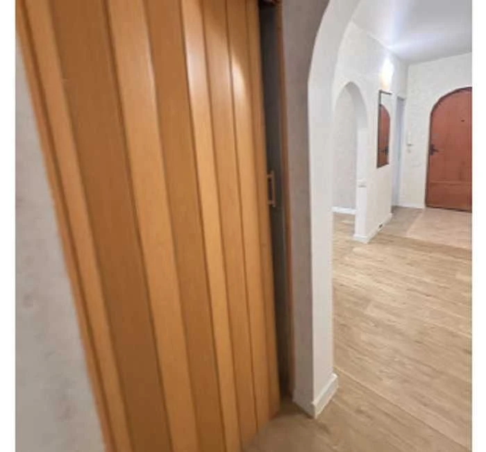 Продам 6 комнатную квартиру на Таирова
