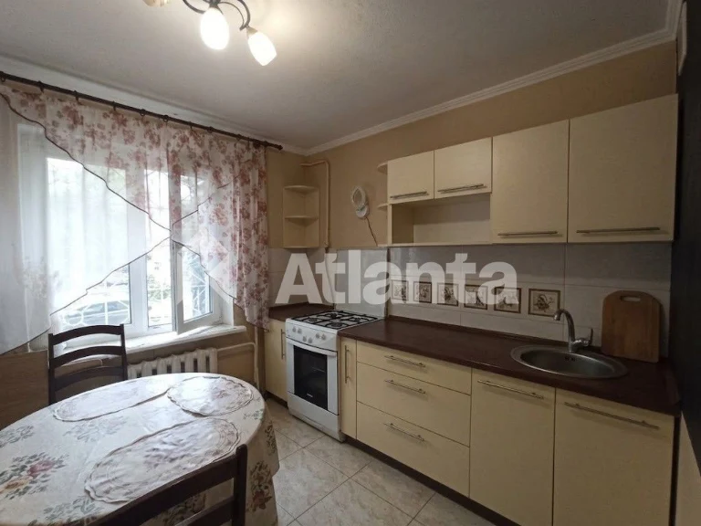 Квартира під комерцію вул. Ільфа та Петрова, Левітана, Таїро