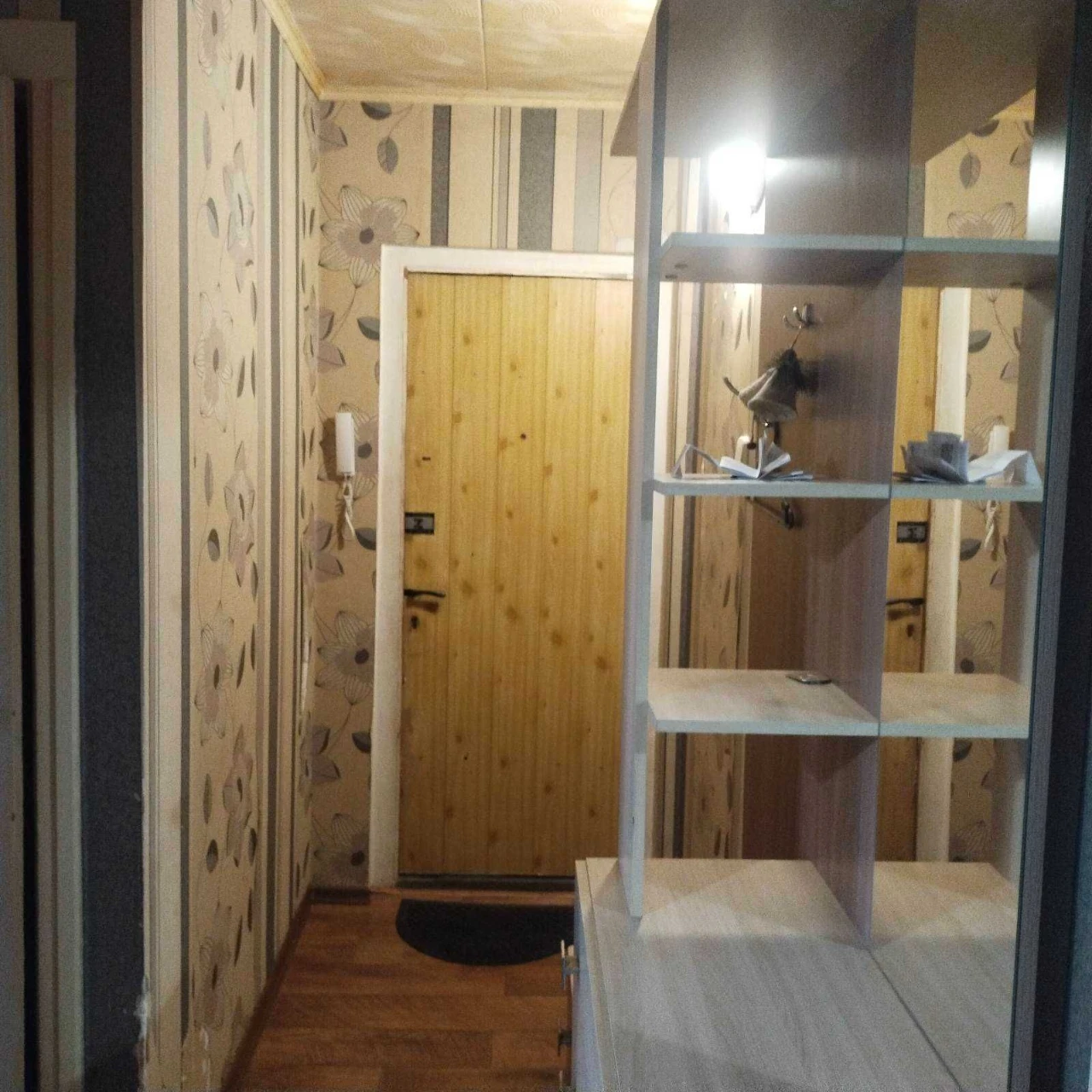 продажа 2 комн квартиры с ремонтом  на Марсельской  28 999 у