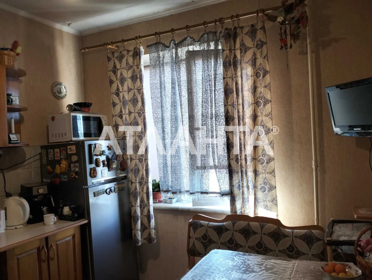 3 кімнатна квартира 72м2 біля ТЦ Сім'я. Є-відновлення.