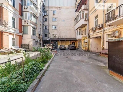 Sale of 1-room apartment 85 sq. m. on Velyka Zhytomyrska 16 •