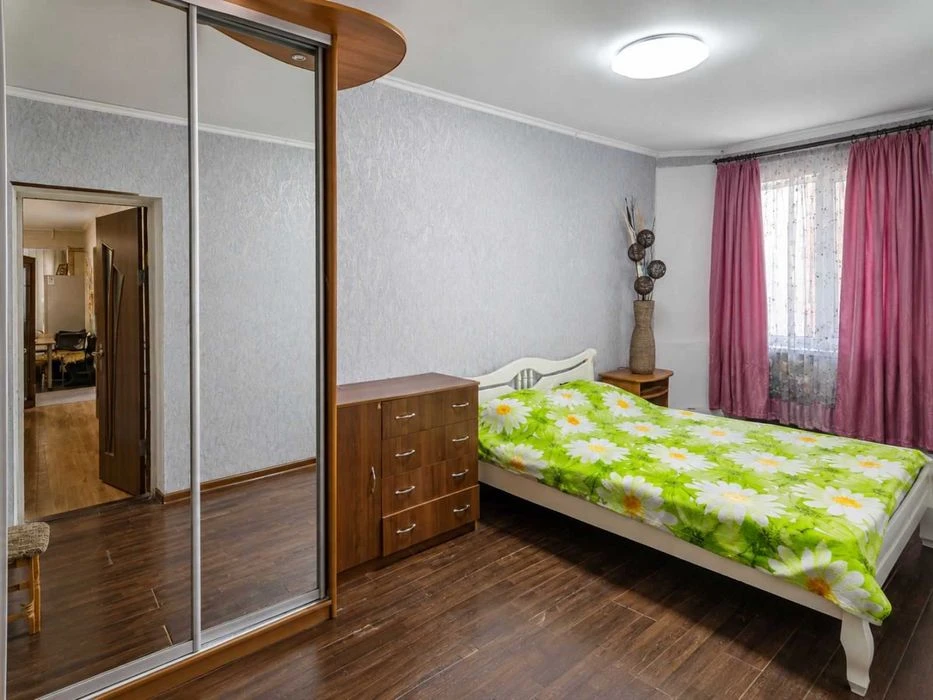 Продам |  3х к квартира |   ул.Грушевского |  Парковая | Авт