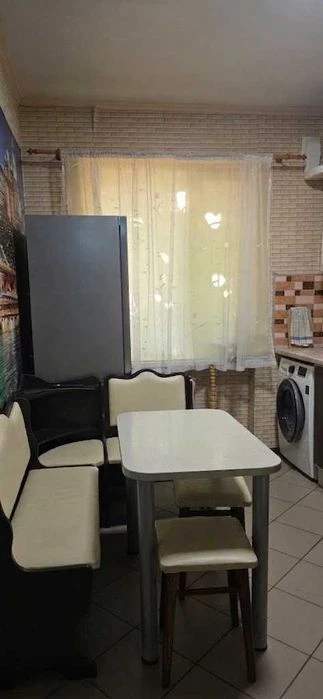 Продам |  3х к квартира |   ул.Грушевского |  Парковая | Авт