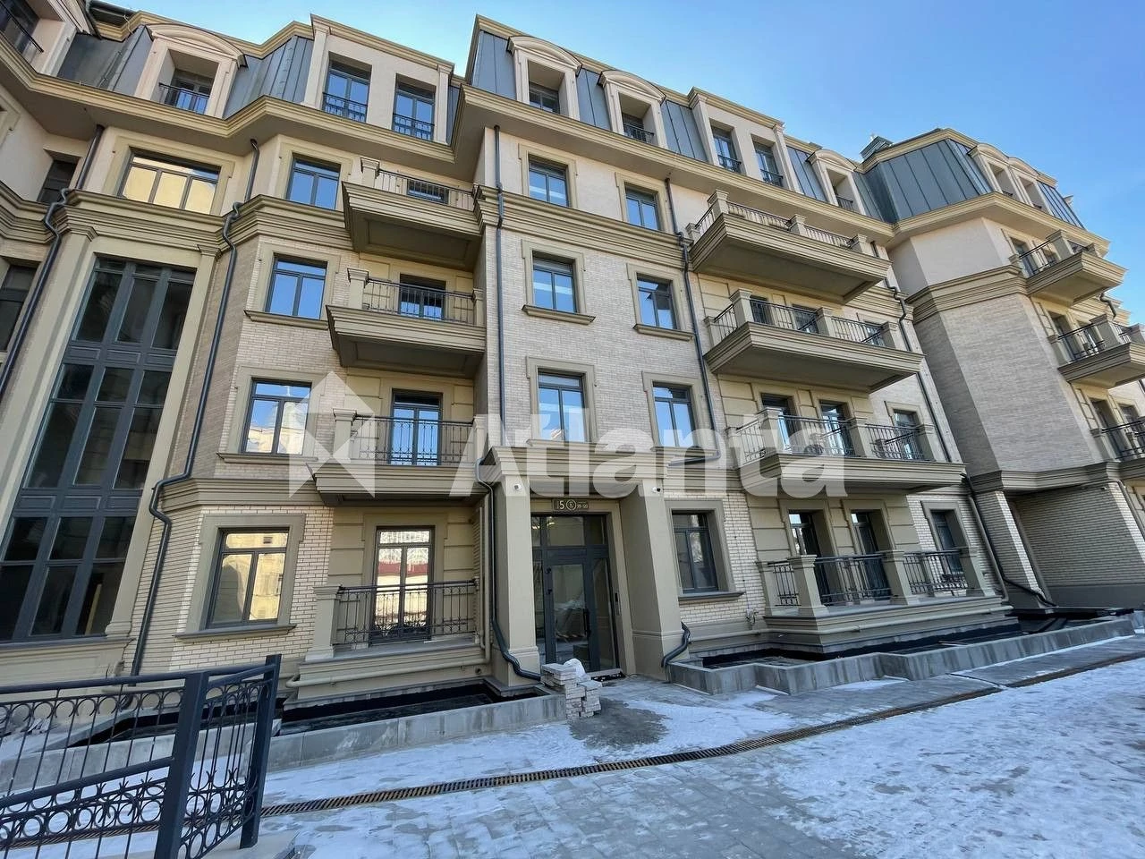 Квартира в клубному будинку Консул