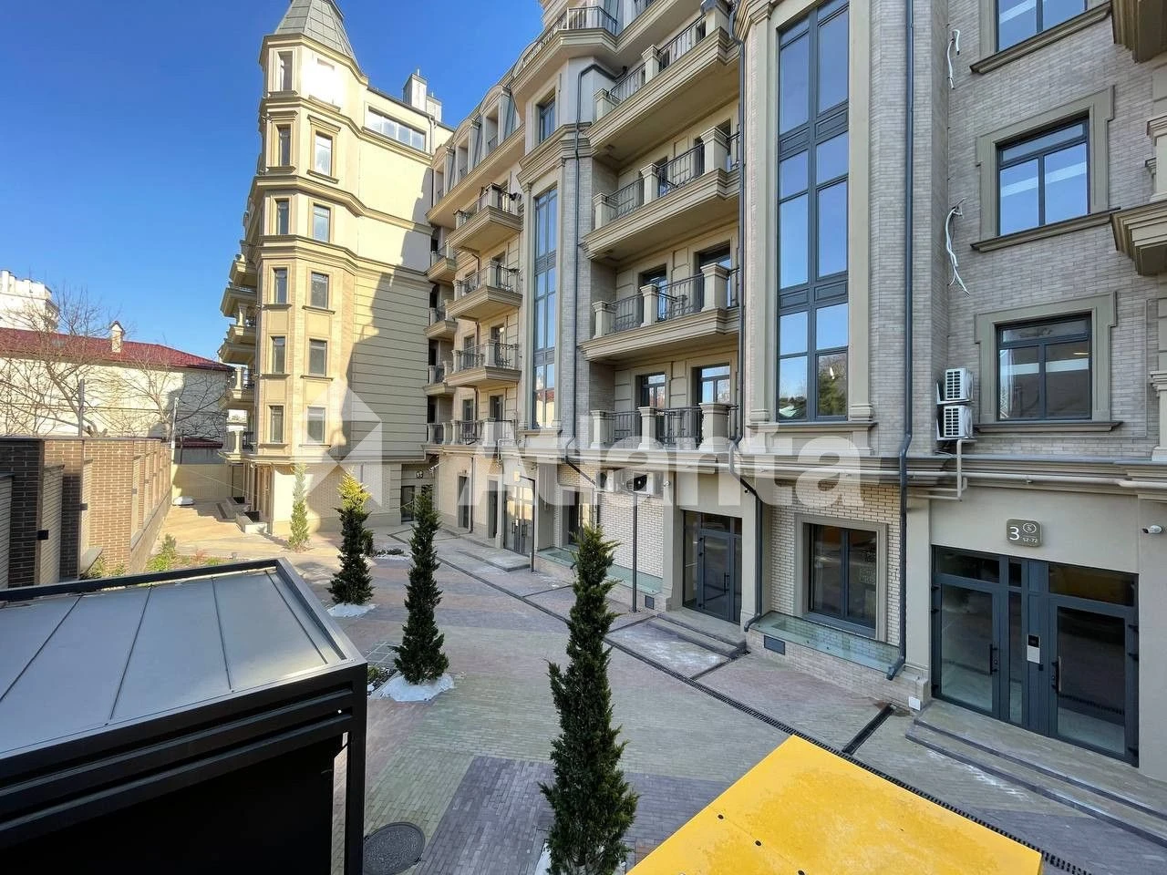 Квартира в клубному будинку Консул