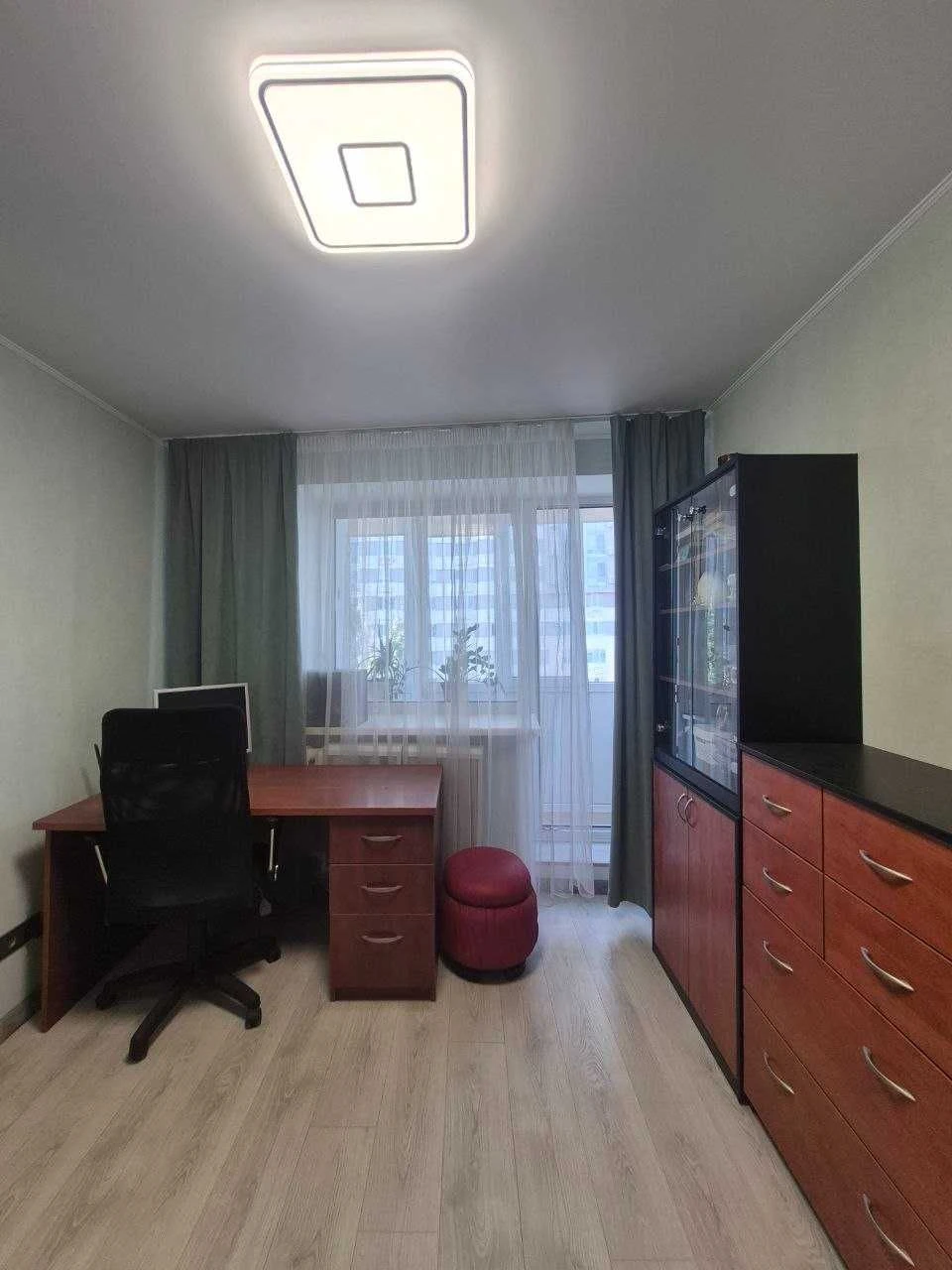 Продам 3-комнатную квартиру, ул. Армейский - Говорова, Парк