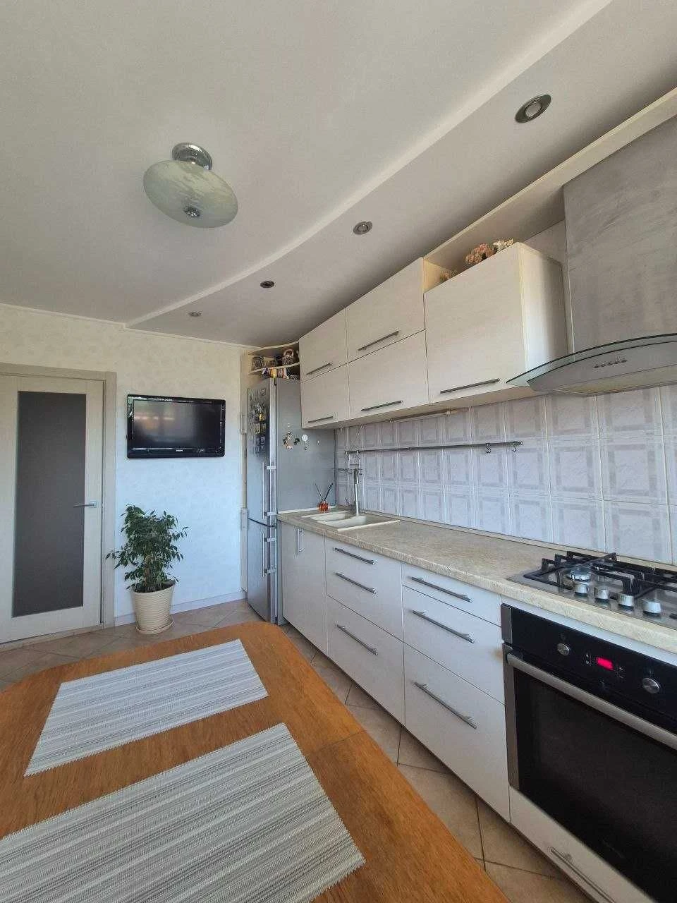 Продам 3-комнатную квартиру, ул. Армейский - Говорова, Парк