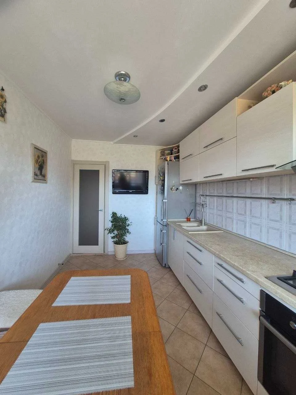 Продам 3-комнатную квартиру, ул. Армейский - Говорова, Парк