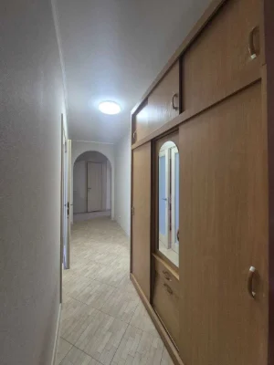 Продам 3-комнатную квартиру, ул. Армейский - Говорова, Парк