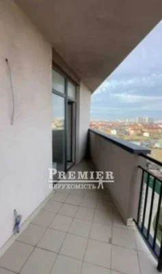 2-кімнтана квартира 97 кв.м  з великою терасою Море поруч